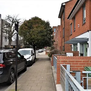 4 Bedroom House Holiday home London